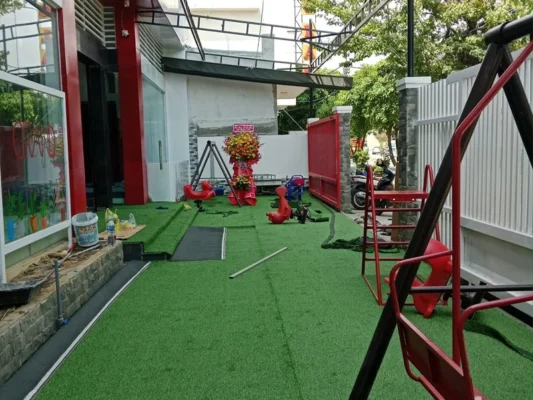 Cỏ nhân tạo trải sân chơi