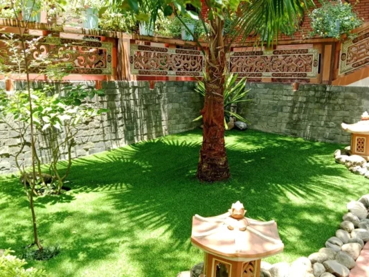 Khuôn viên sân vườn xanh, sạch đẹp