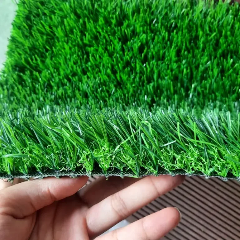Thảm cỏ nhân tạo cao cấp, màu xanh cỏ, độ bền >5 năm