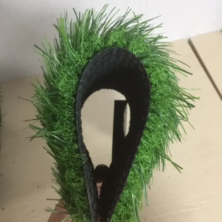 Cỏ có độ hoàn thiện tốt, giá tốt