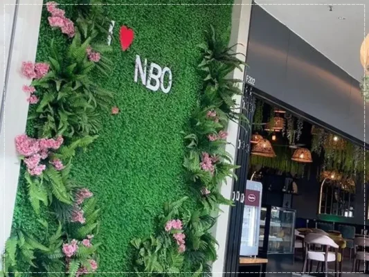 Tường cây giả tạo điểm nhấn cho công ty