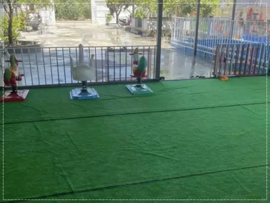 Thảm cỏ lót sân chơi trong nhà