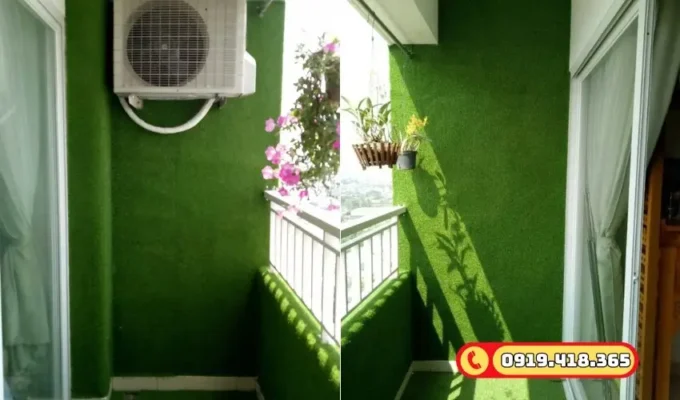 Không gian ban công trở nên sang trọng với tường cỏ nhân tạo.