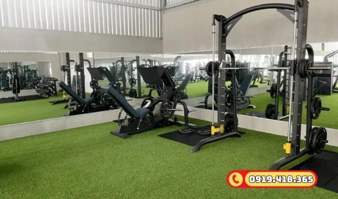 Không gian luyện tập thêm thoáng đãng với cỏ nhân tạo cao cấp