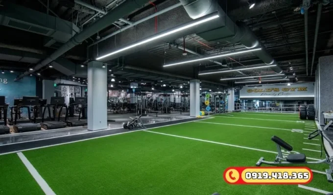 Phòng tập GYM đẹp, hiện đại với cỏ nhân tạo chịu nhiệt tốt.