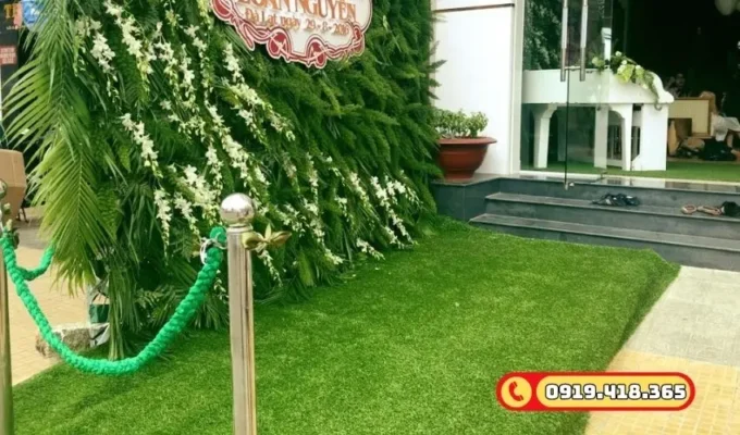 Đám cưới với nền cỏ