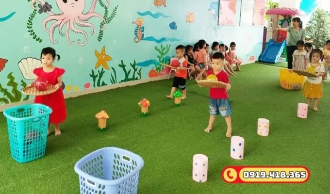 Làm sân chơi cho trẻ