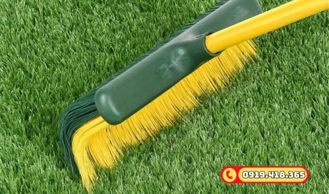 Vệ sinh bằng chổi xương quét rác