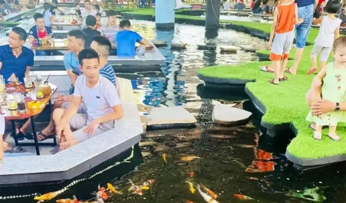 Khuôn viên quán thu hút khách hàng