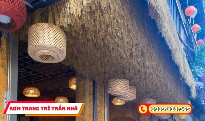 Trần nhà đẹp mắt với rơm nhân tạo